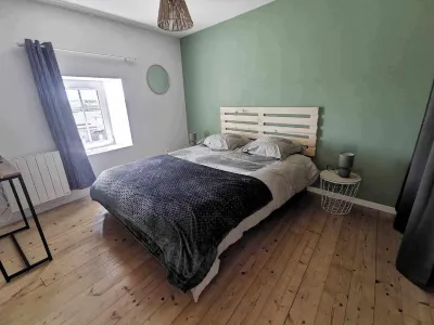 Cozy house for 4 people about 500m from the sea
