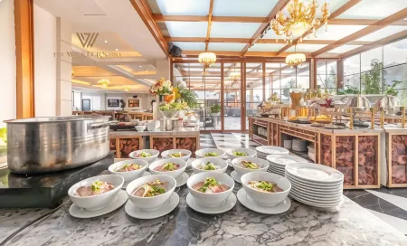 The Western Hill Dalat Hotel Отели в г. Далат