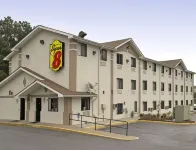 Econo Lodge Spotsylvania Town Center Hotels near Terminus of Virginia Railway Trail