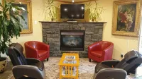 Palace Inn & Suites