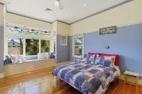 Classic Federation House close to Town & Lake Lake Mulwala Swimming Pool附近的飯店