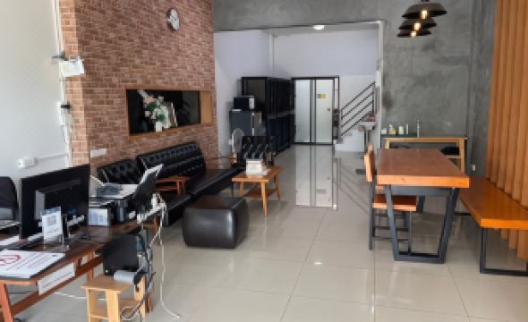 Homey-Sleepy Don Mueang Airport Hostel