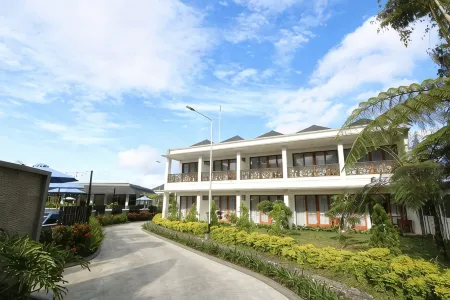 Grand Master Villa Tomohon Отели в г. Mandolang