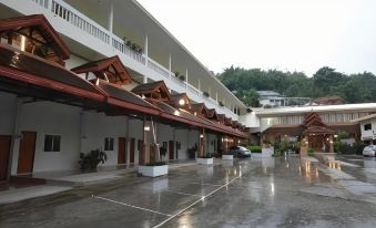 Piyaporn Hill Paradise Hotel