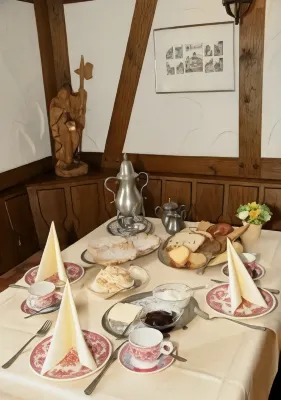 Restaurant Cafe Hotel Laber Hotels near Schloss Burg