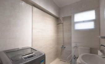 Grand Stay Apartment in Rehab City