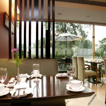 Muse Sarovar Portico Nehru Place Отели рядом с достопримечательностью «Стадион «Тхягарай»»