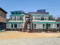 คังฮวา คือโรบาเพนชั่น โรงแรมใกล้ท่าเรือฮวาโด
