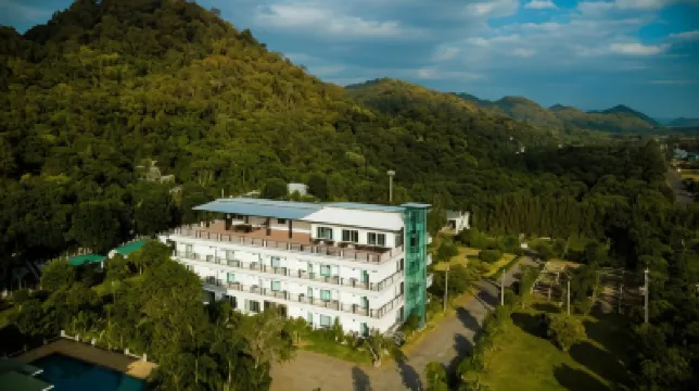 考艾尤拉基裏度假村 鄰近WILD CALLING Farm Park的酒店