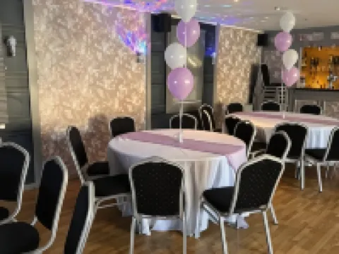 Deincourt Hotel Hotels in Newark