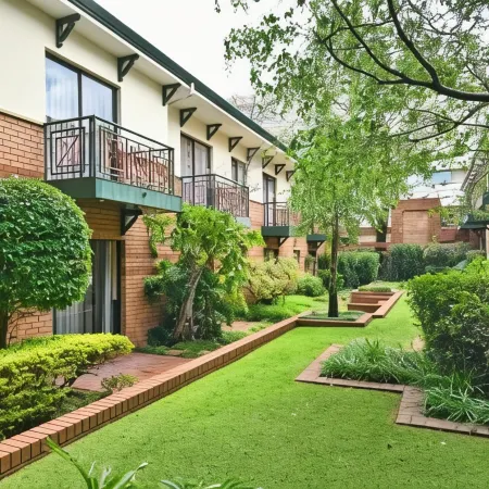 Courtyard Hotel Rosebank Отели рядом с достопримечательностью «Роузбенк»