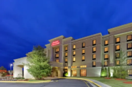 Hampton Inn & Suites Fredericksburg South Hotel a 