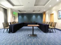 Holiday Inn Express & Suites TOLUCA ZONA AEROPUERTO by IHG - С парковкой