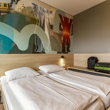 Meininger Hotel Berlin Airport Отели рядом с достопримечательностью «Дворец Кёпеник»