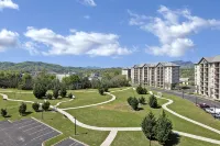 Stay Near the Strip, One Minute Off Parkway with Sensational Views. - 프라이빗 풀