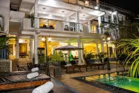 Queens Beach Hotel - parking