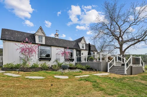 Charming Brazos River Front Cottage perfect for Stargazing, Tranquil and Private - Boutique