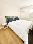 New Modern Guesthouse Retreat near Berkeley & SF - King Bed, AC, Standing Desk