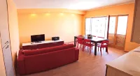 Seafront apartment. 3 double beds and 3 bathrooms