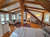 Lakeside Home, New Pool, Carriage House, level & private, 6 BR, 120'  frontage! - Wifi