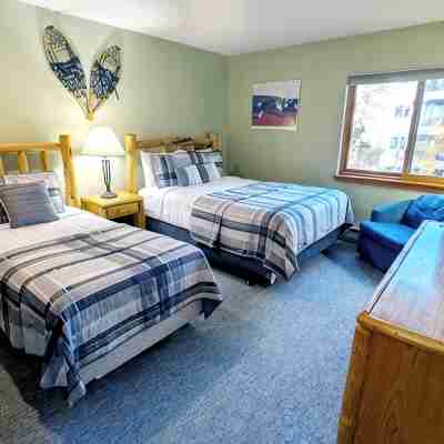 Remodeled Condo w/ FREE WiFi, Parking, Heated Pool, Hot Tubs, Skier Shuttles Rooms
