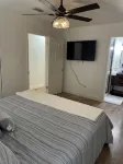 Charming 3-bedroom house with WiFi, AC in Modesto