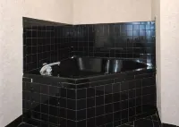 Holiday Inn Express & Suites Joplin Southeast by IHG - Hot Tub