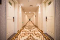 Vienna Hotel (Qingyuan Yangshan) - parking