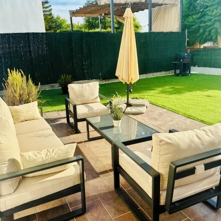 Lux Villa with Year-Round Heated Pool, beautiful outdoor space & Game Room