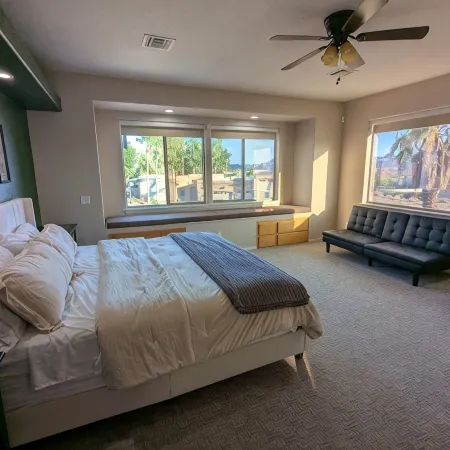 Havasu Haven! Awesome Views on Rooftop Terrace! Heated Spa and Pool! Golf!
