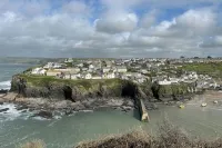 Flat in Port Isaac - seaview & parking - Homestays