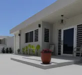 Aga House TU Casa EN PR  3 Cuartos, 2 Banos, Piscina, TV EN Cada Cuarto. - Private Pools