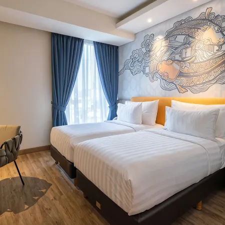 Luminor Hotel Kota Jakarta Отели рядом с достопримечательностью «Магазин LTC Glodok»