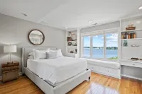 Waterfront Retreat- Private Beach & Hot Tub-July Specials Available
