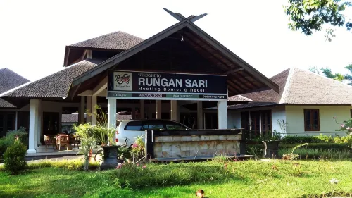 Rungan Sari Meeting Center & Resort - ที่มีสระว่ายน้ำ