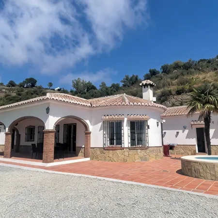 Andalusian detached villa with pool, sea & mountain views, and stunning sunsets