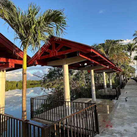 Lakefront Near Airport & Adventures +Solar Battery