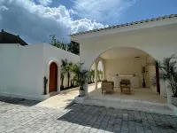 Staycationku Premium Jogja Villas Hotele w: Mlati