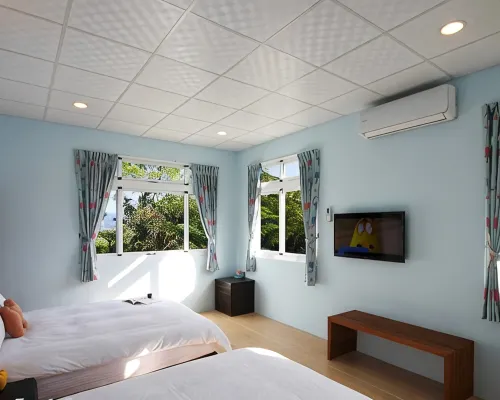GOOSE House Hotels near Dulan Beach