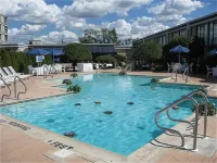 Holiday Inn HASBROUCK HEIGHTS-MEADOWLANDS by IHG - Pools