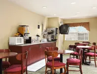 Microtel Inn & Suites by Wyndham Thomasville/High Point/Lexi - breakfast