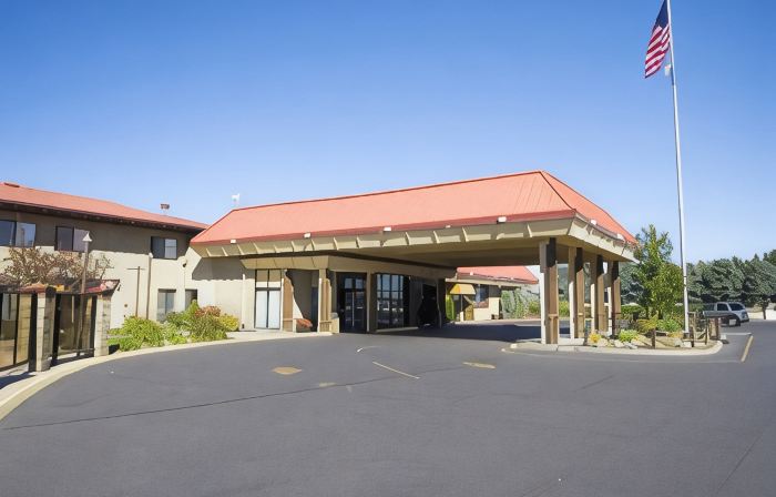 Best Western Plus Lake Front Hotel