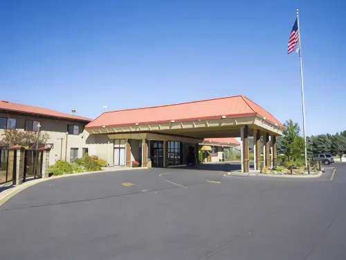 Best Western Plus Lake Front Hotel