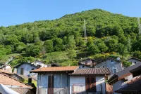 Natural stone rustico "Casa Marie" with views of Lake Como and Domaso - Wifi