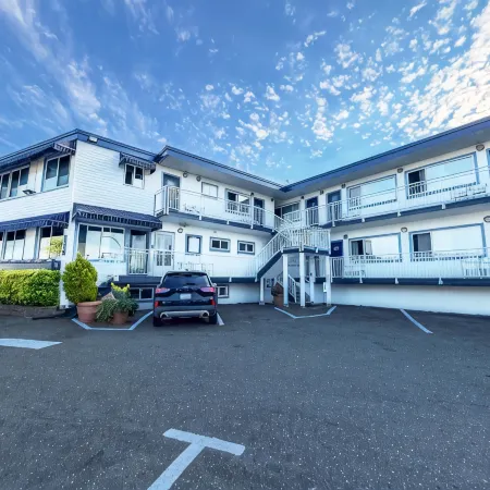 Buccaneer Inn
