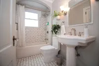 Luxury on Main / South