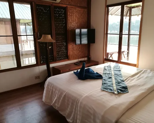 River Marina Resort Hotels in Uthai Thani