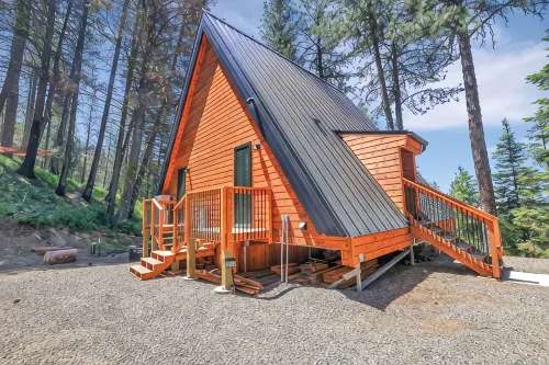 Scenic A-Frame Retreat – Main A-Frame & Cozy Little A-Frame, Borders Public Land