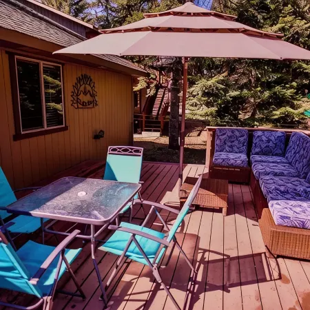 Charming 3-bedroom house with fenced yard