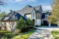 Lakefront Retreat Sleeps 20 Infinity Pool Hot Tub Dock Kayaks Near Dallas - 4つ星